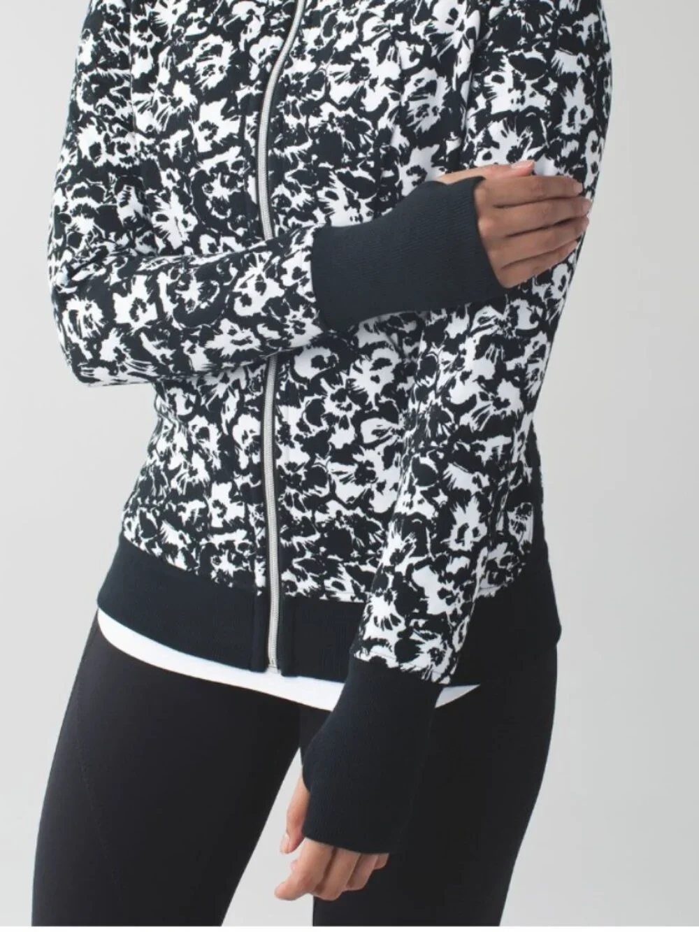 ⭐ Lululemon Scuba Hoodie III - Fleur Sombre - Black & White - Size 4